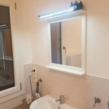 Center, 15 Minutes From Venice, Parking Miranese アパート