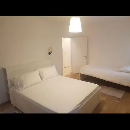 Center, 15 Minutes From Venice, Parking Miranese アパート *