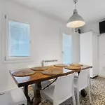 Venezia, 15 Minutes From Venice, Parking,shuttle Airport, Train Station Miranese Apartament *