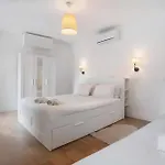 Venezia, 15 Minutes From Venice, Parking,shuttle Airport, Train Station Miranese Mestre