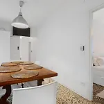 Venezia, 15 Minutes From Venice, Parking,shuttle Airport, Train Station Miranese Apartament Mestre