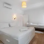 Venezia, 15 Minutes From Venice, Parking,shuttle Airport, Train Station Miranese Apartament