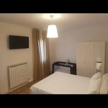 Apartment Center, 15 Minutes From Venice, Parking Miranese
