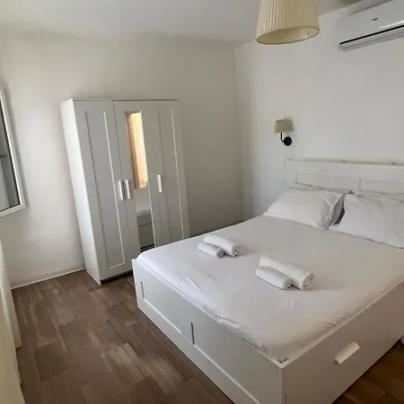 Center, 15 Minutes From Venice, Parking Miranese Apartment *