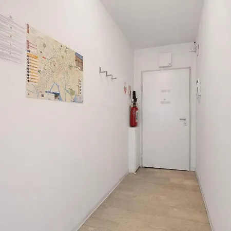 Διαμέρισμα Venezia, 15 Minutes From Venice, Parking,shuttle Airport, Train Station Miranese *