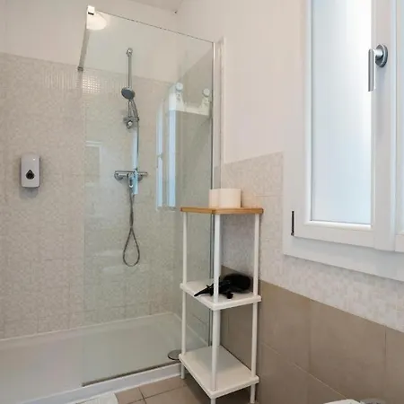 Venezia, 15 Minutes From Venice, Parking,shuttle Airport, Train Station Miranese Διαμέρισμα *