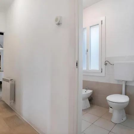 Apartament Venezia, 15 Minutes From Venice, Parking,shuttle Airport, Train Station Miranese