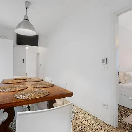 Venezia, 15 Minutes From Venice, Parking,shuttle Airport, Train Station Miranese Διαμέρισμα Μέστρε